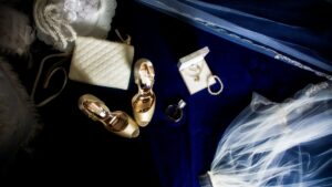 What to wear on the wedding day.