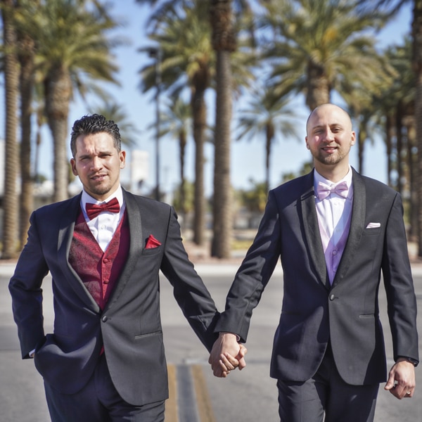 Merecer Dinámica formar LGBTQ Weddings in Las Vegas | The Little Vegas Chapel