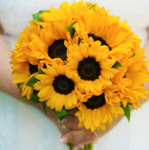 A beautiful arrangement of sunflower bouquet